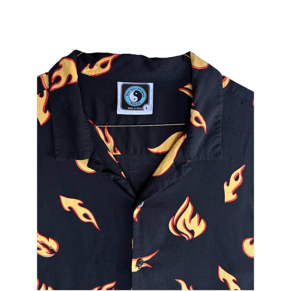 T&C Surf Designs Hawaii All Over Flames Button Up Skater Boi Surfer Men's Size L - Picture 3 of 11